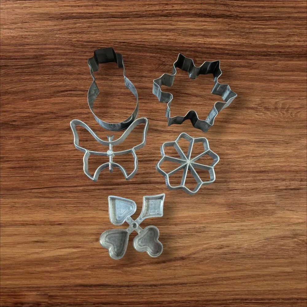 Vintage Metal Cookie Cutters Set Of 5 Unique Shapes Hearts Flower & Starburst De